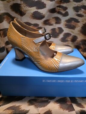 John Fluevog Big Presence MALALA Mary Jane Heels - Size 7.5